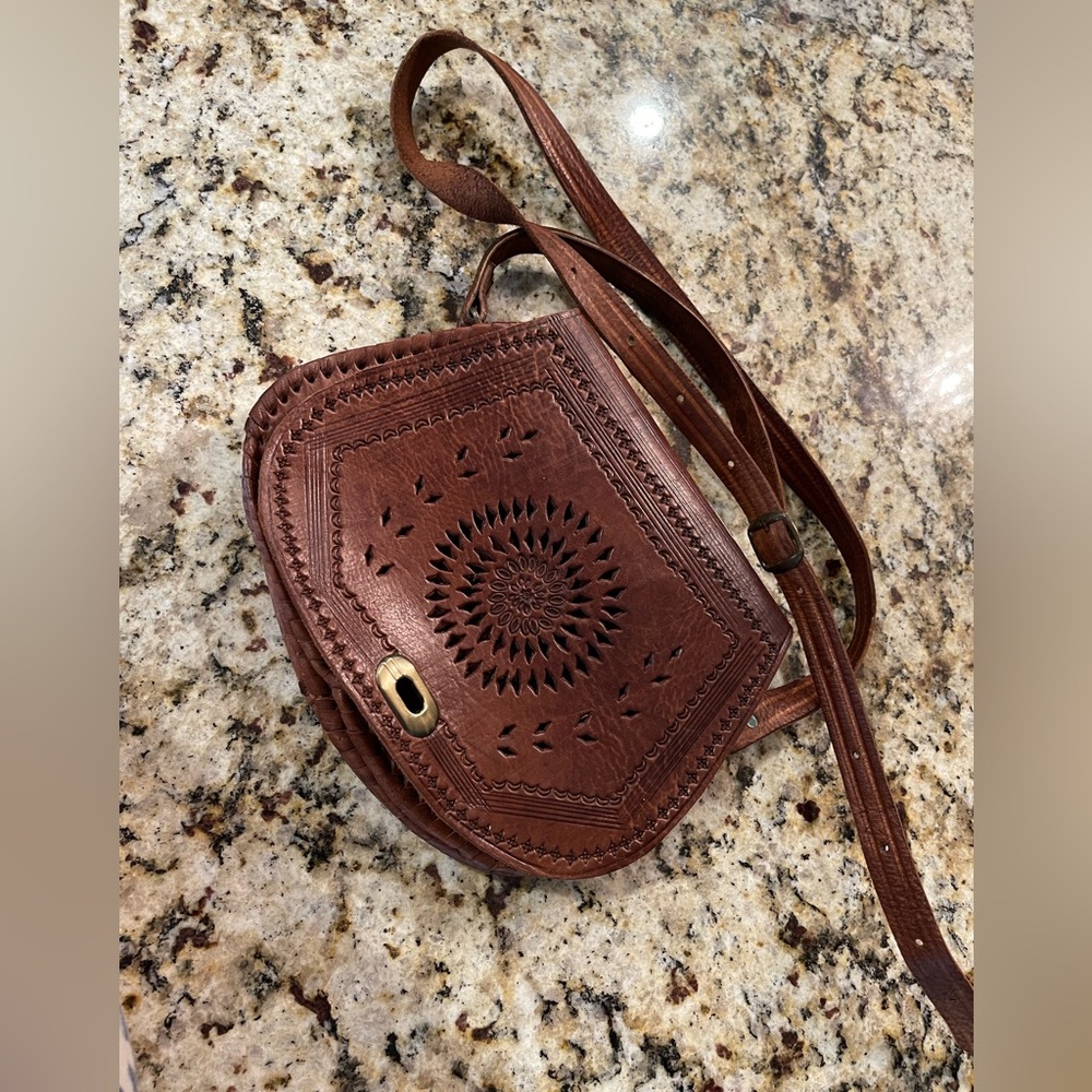 Light weight leather crossbody bag